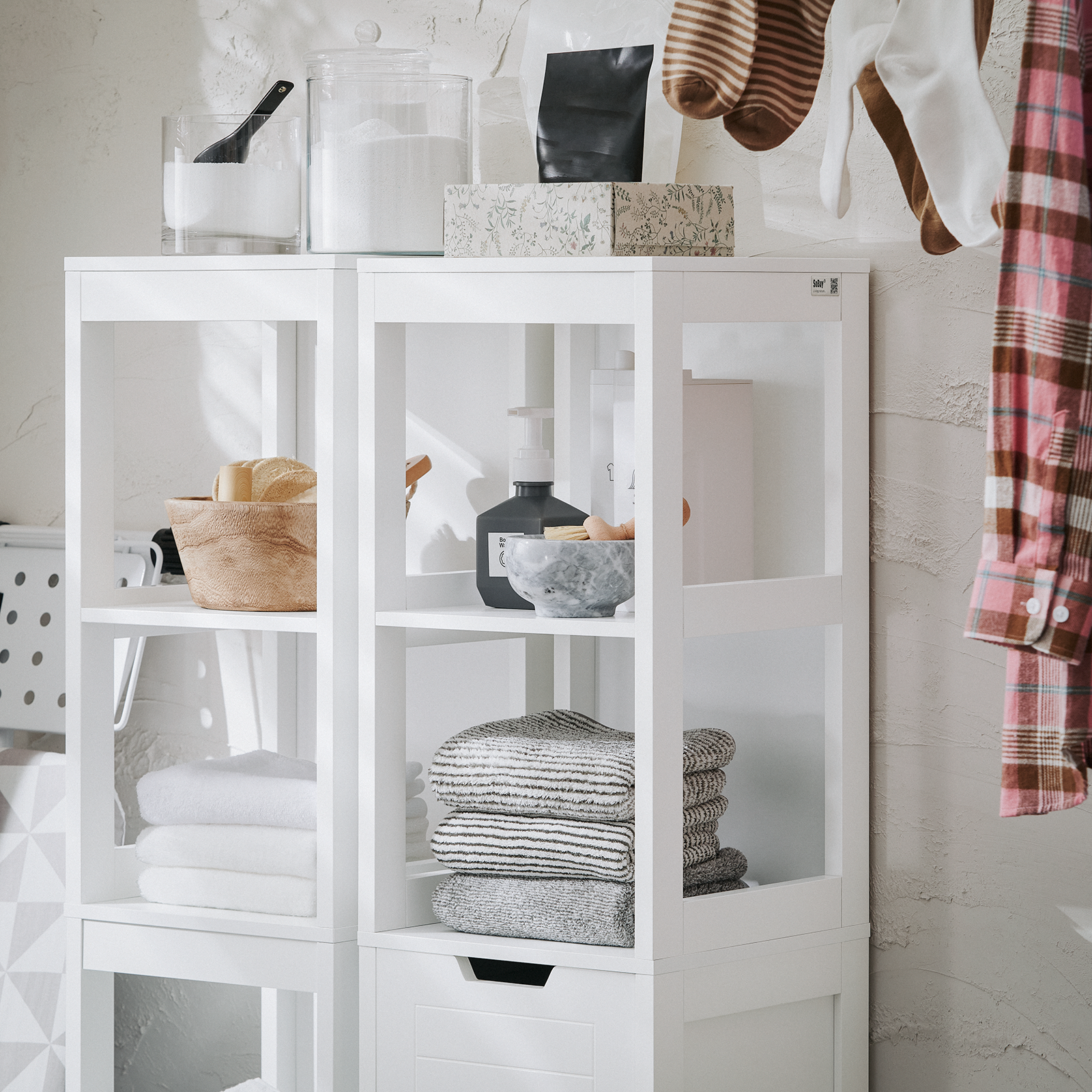 SoBuy BZR123-W, Bathroom Tall Cabinet Bathroom Storage Cabinet With Laundry Basket