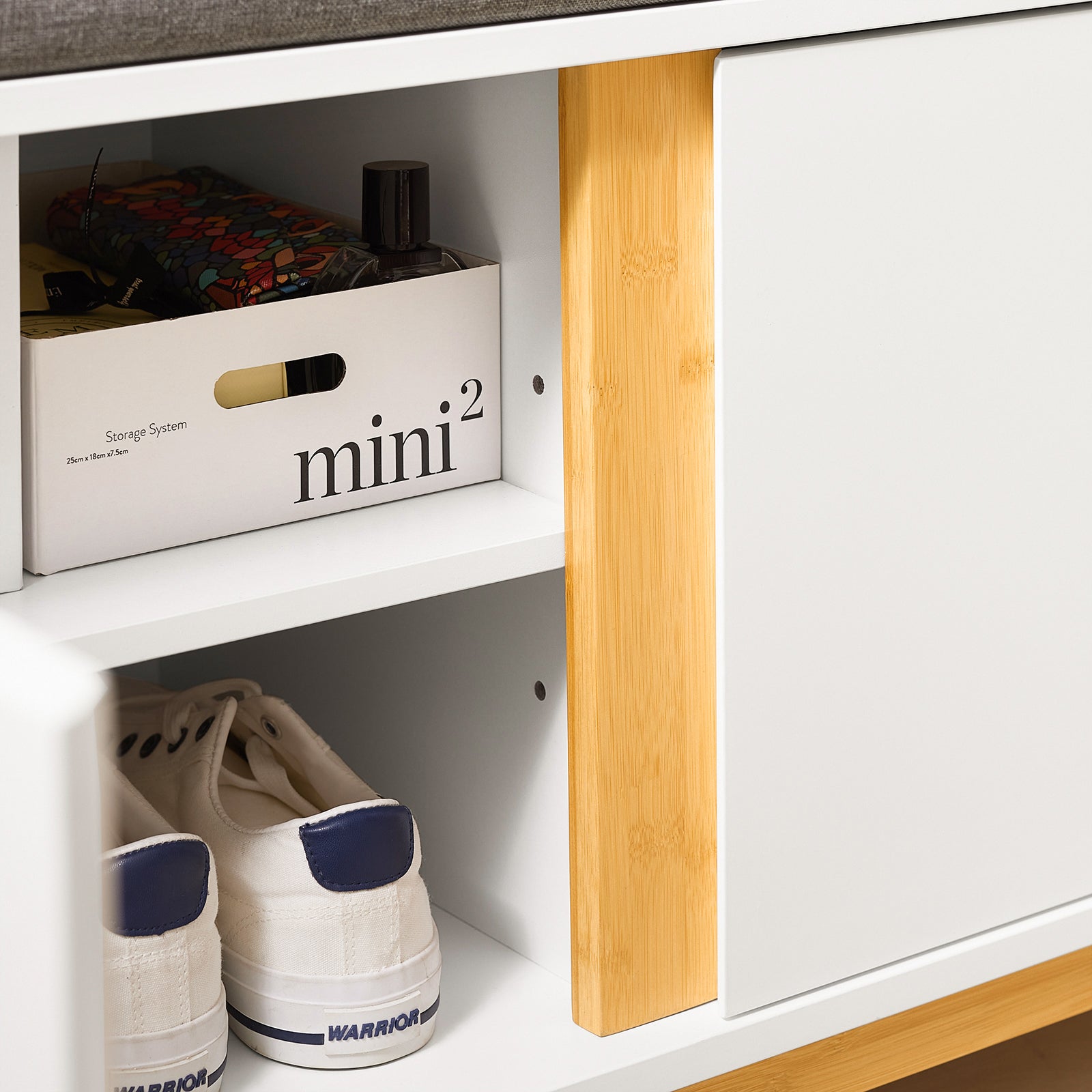 SoBuy Hallway Storage Bench Shoe Cabinet with 2 Doors and Seat Cushion FSR117-W