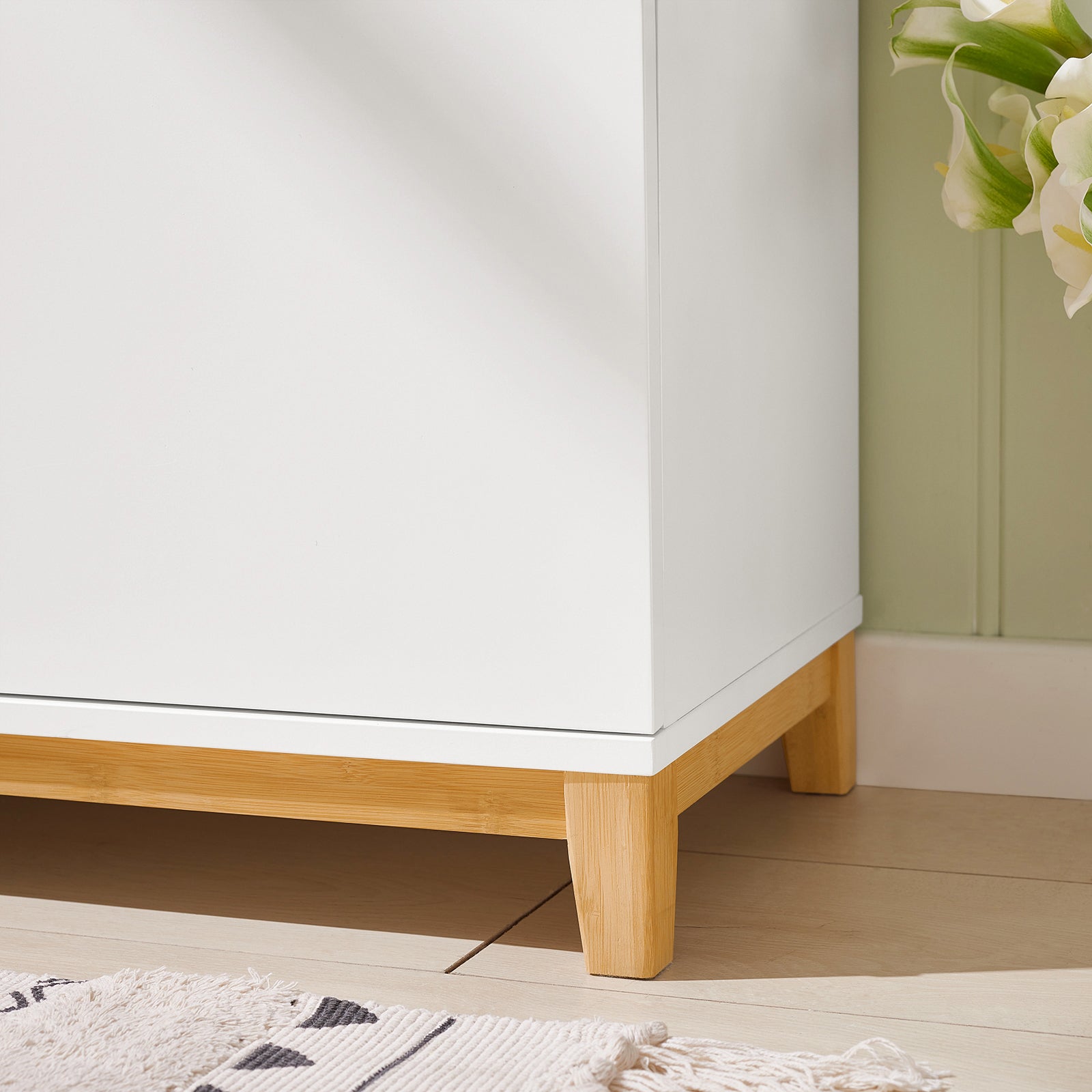 SoBuy Hallway Storage Bench Shoe Cabinet with 2 Doors and Seat Cushion FSR117-W