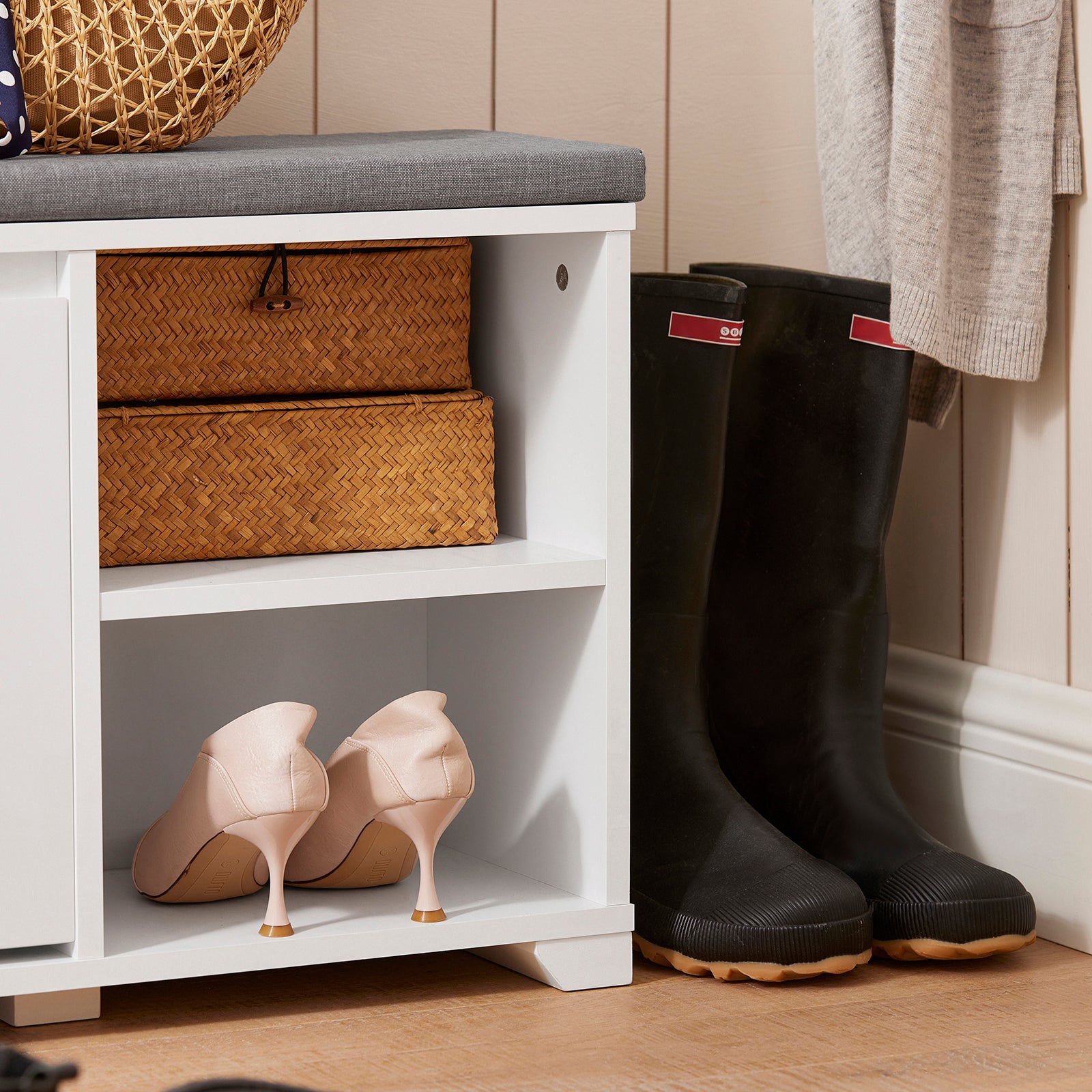 SoBuy Hallway Shoe Bench Shoe Cabinet with Seat Cushion and Flip-Drawer FSR119-W