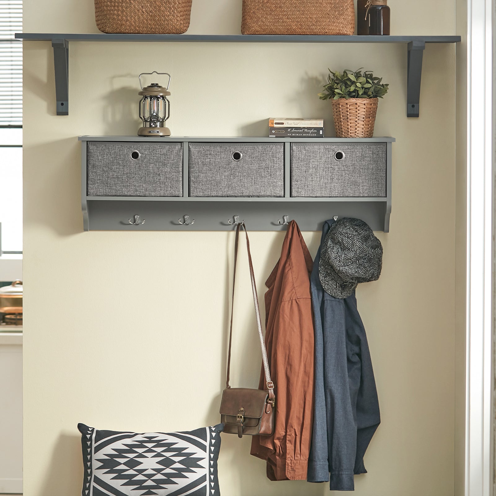 SoBuy FRG282-HG,Wall Coat Rack Wall Shelf Wall Storage Cabinet Unit with 3 Baskets 5 Hooks,Grey
