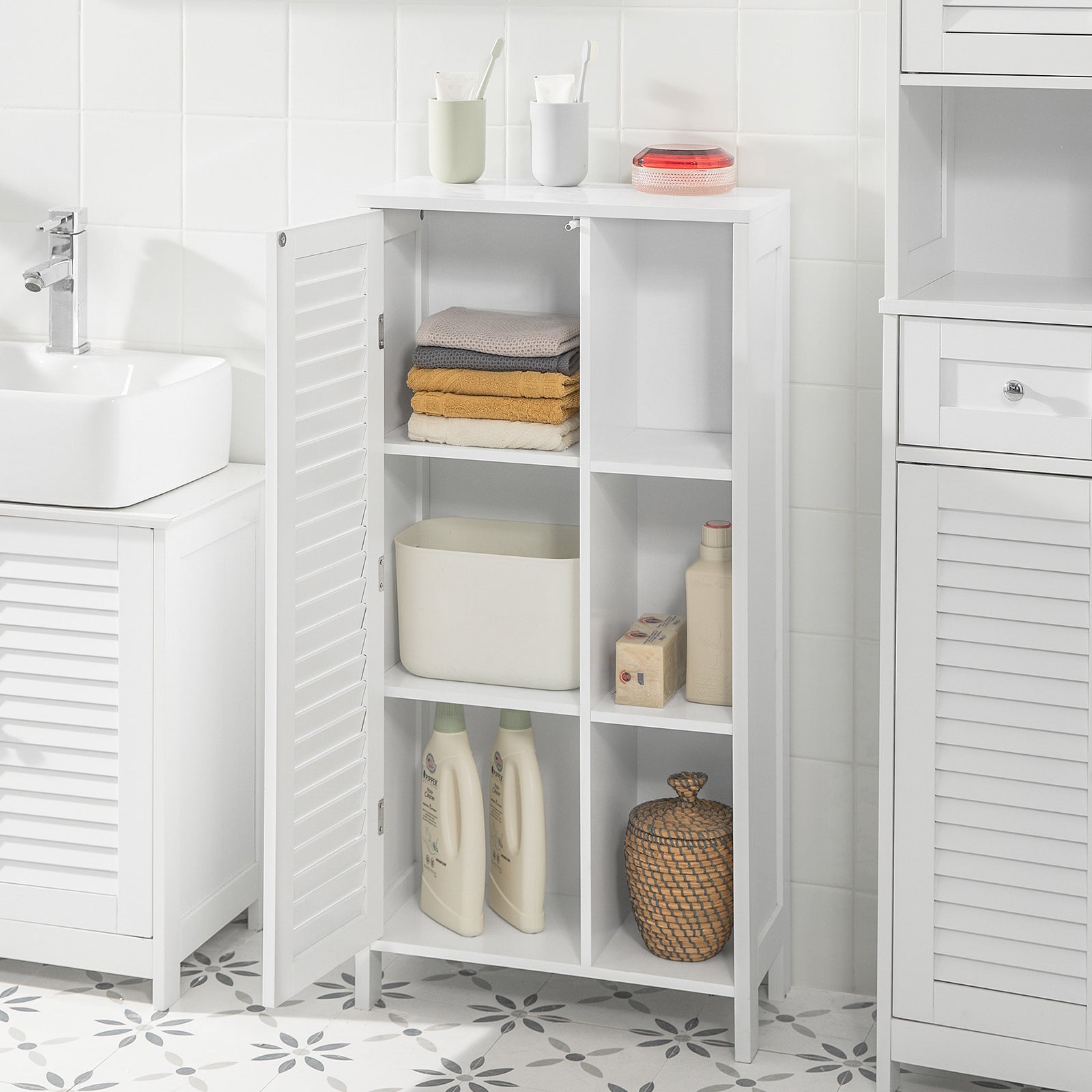 SoBuy BZR39-W Bathroom Storage Cabinet Cupboard with 3 Shelves and 1 Shutter Door